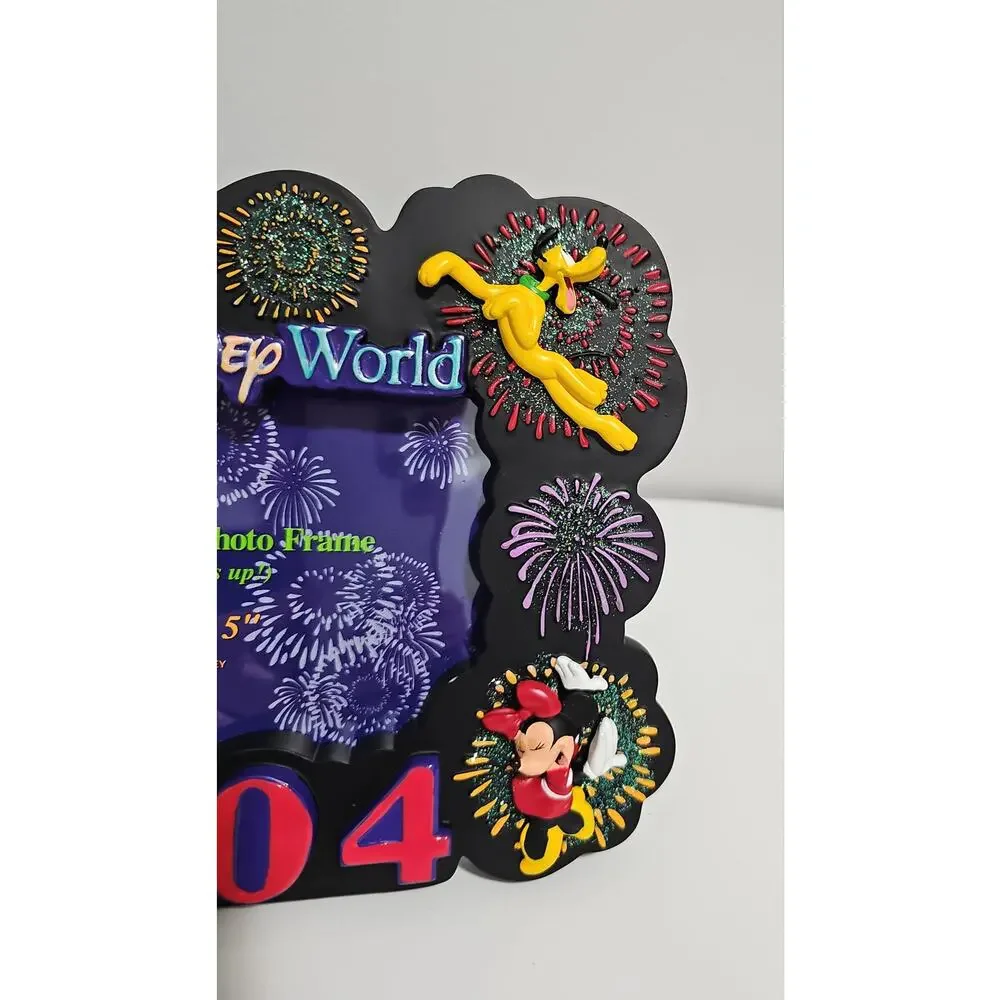 New Disney 2004 Light Up 3D Picture Frame Mickey Minnie Goofy 3 1/2